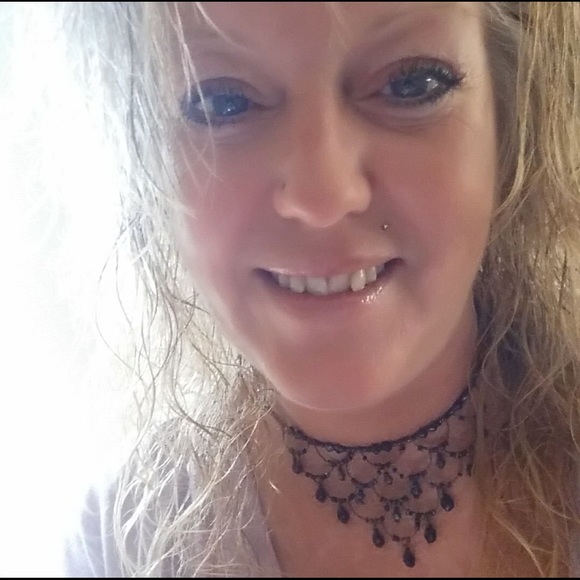 Meet your Posher, Eva - Picture 1 of 1